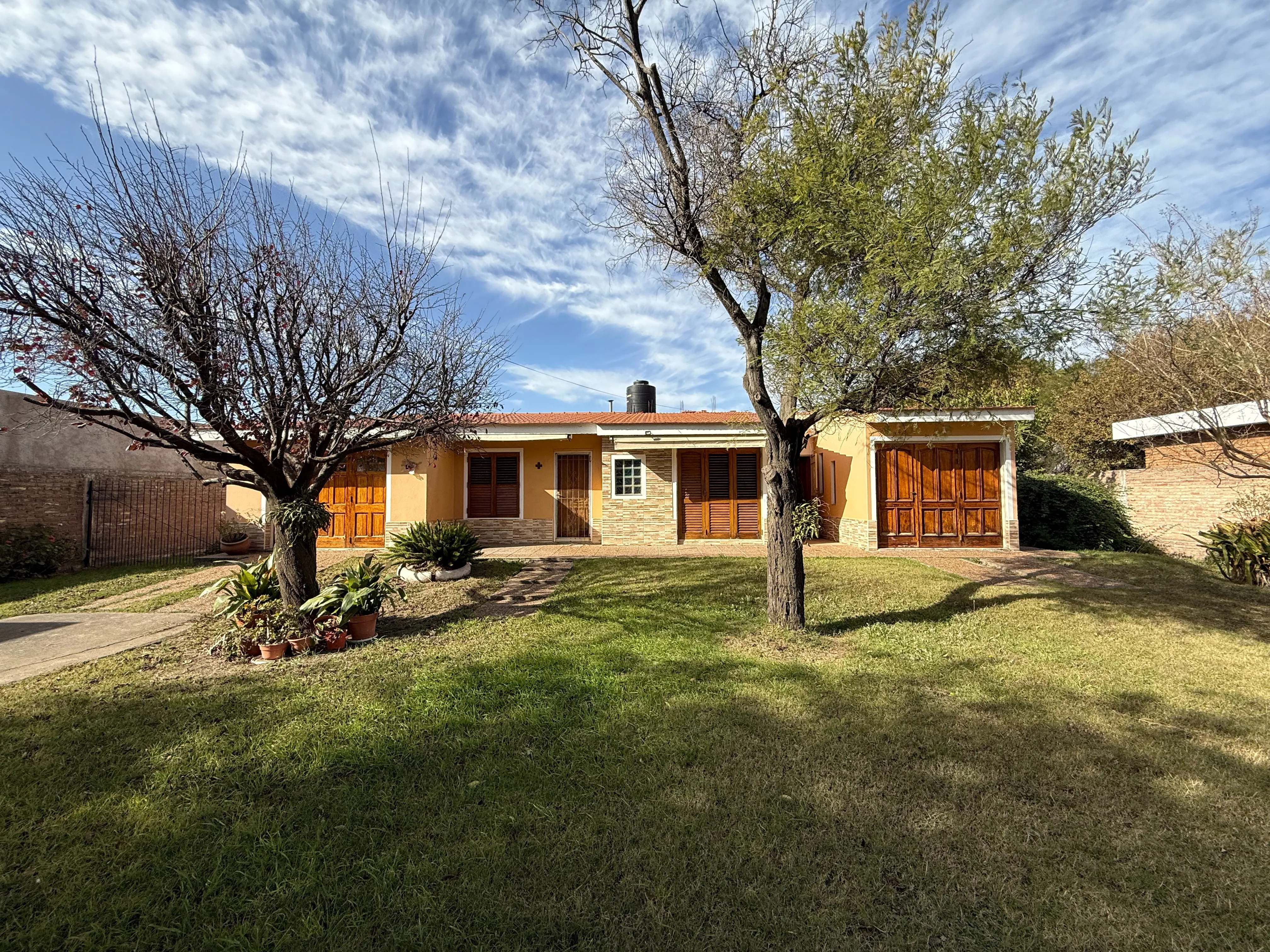 SE VENDE CASA EN COLONIA TIROLESA 2 DORMITORIOS