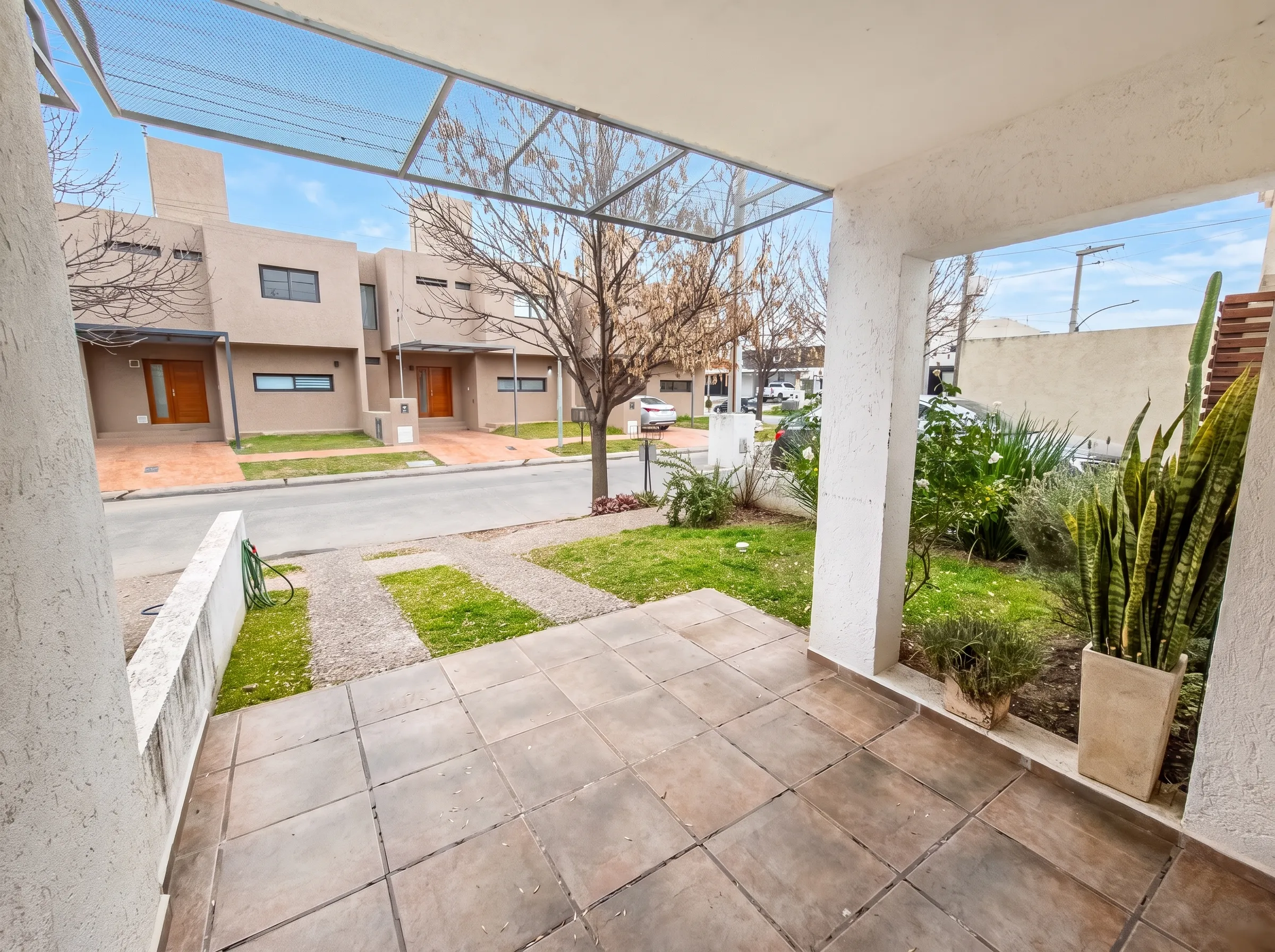 Venta Duplex 3 Dorm. 1 Baño. 1 Toilette. Galería. Pileta. Chacras del Norte. Córdoba.