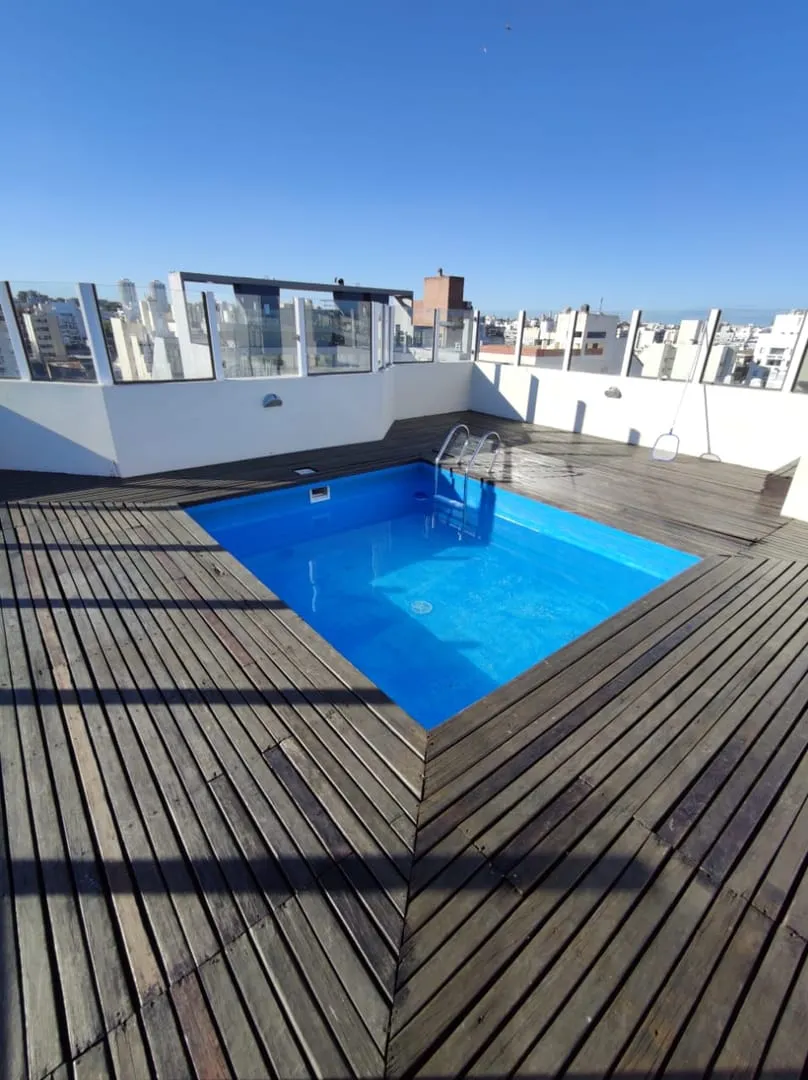 ALQUILER - Departamento de un dormitorio con balcon - Edificio con Pileta -Barri...