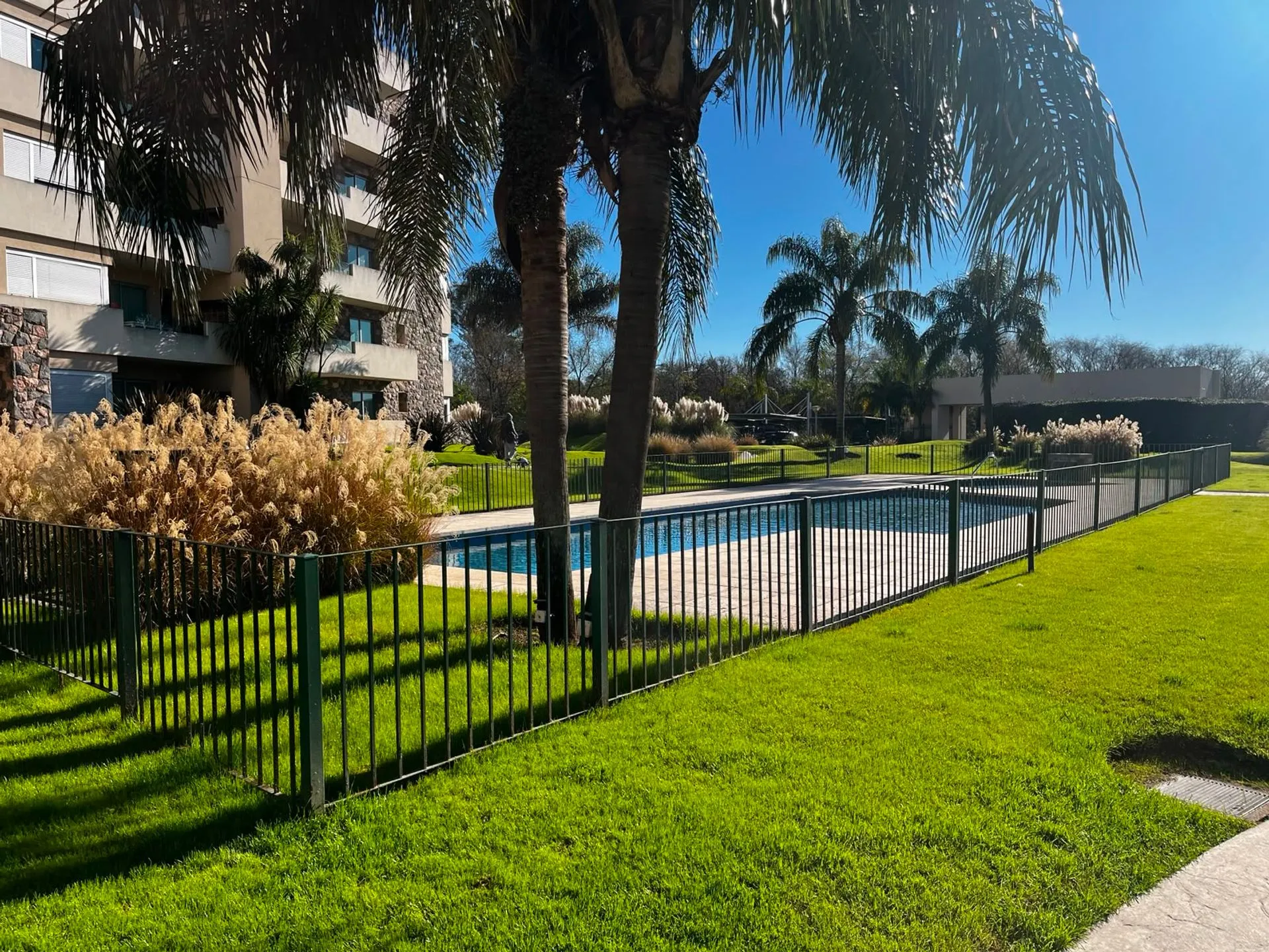 DEPARTAMENTO MAI TEI CORDOBA COMPLEJO CERRADO AMENITIES 2 DORMI BALCON TERRAZA COCHERA DOBLE PISO 2º VENTA
