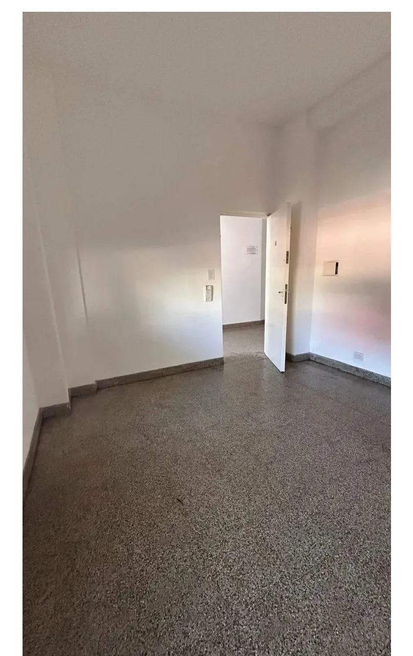 DEPTO 2 DORMIT +PATIO INTERNO ALTO ALBERDI U$$ 47.000