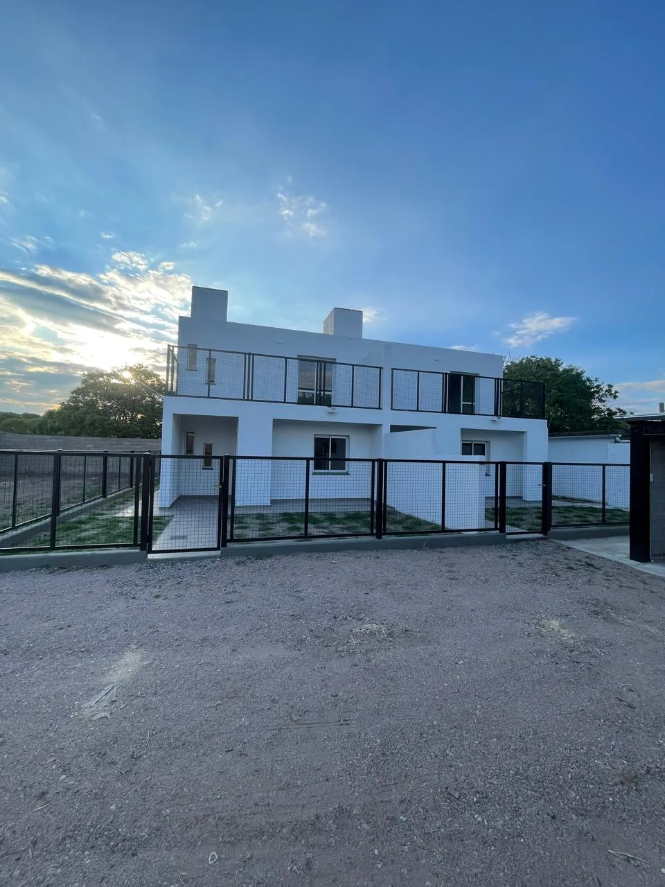 DUPLEX EN ALQUILER EN COLONIA TIROLESA
