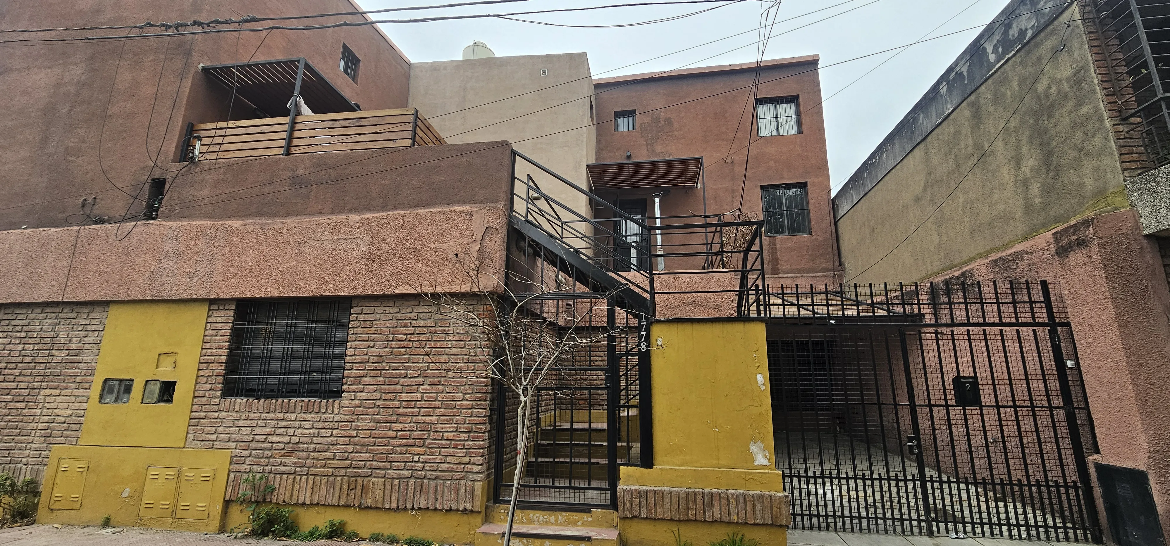 ALQUILO DEPTO P.B 3 DORM CON COCHERA