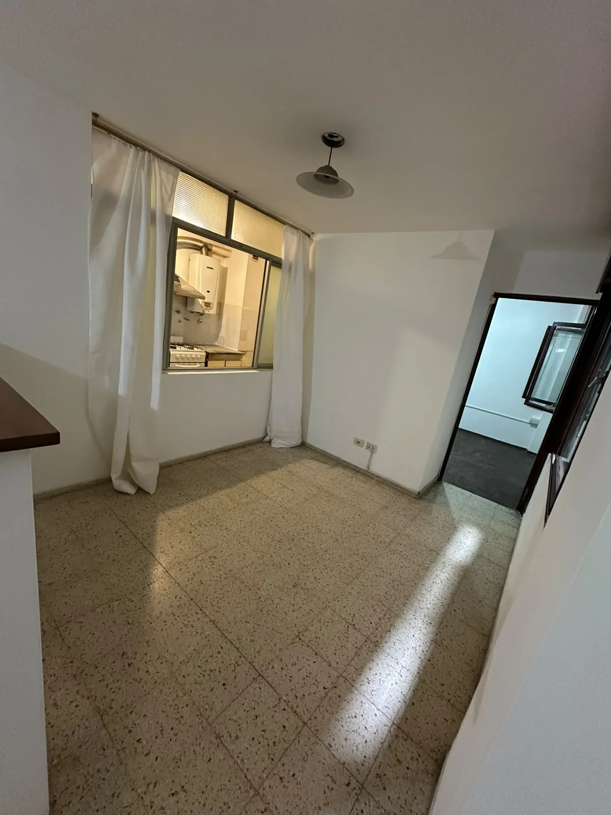 Hermoso y Amplio Departamento Sobre Chacabuco