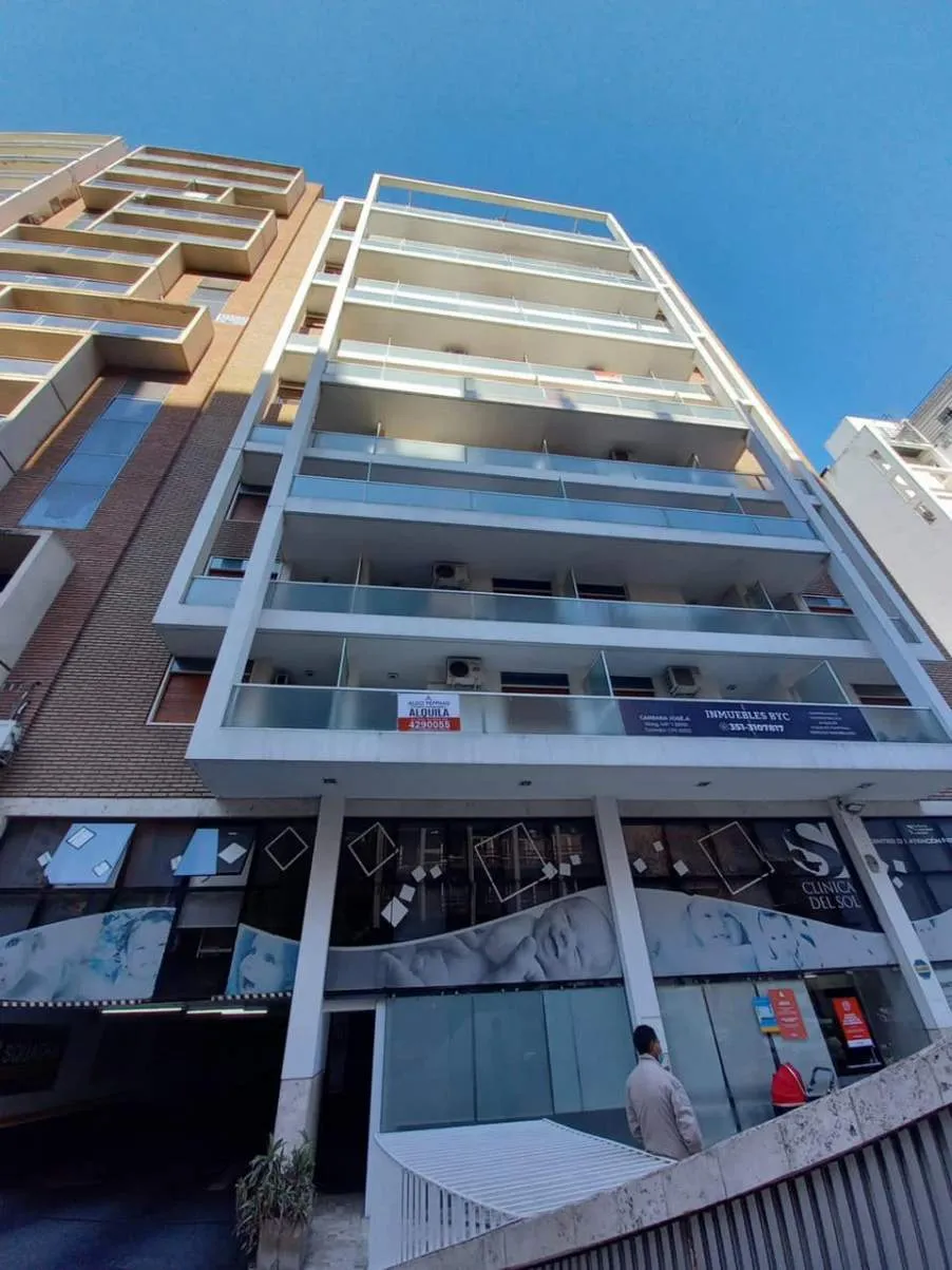 NUEVA CORDOBA - Departamento con balcon de un dormitorio sobre Obispo Oro