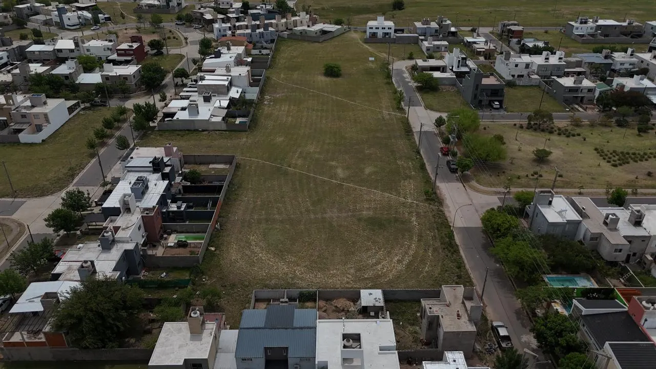 MACRO LOTE EN VENTA VALLE CERCANO APTO 12 DUPLEX