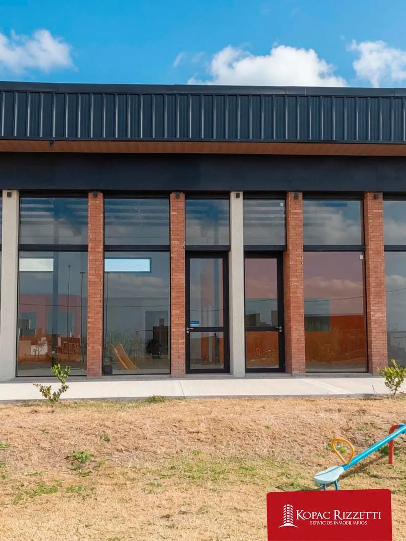 DOCTA - VENTA LOCAL 80 M2.