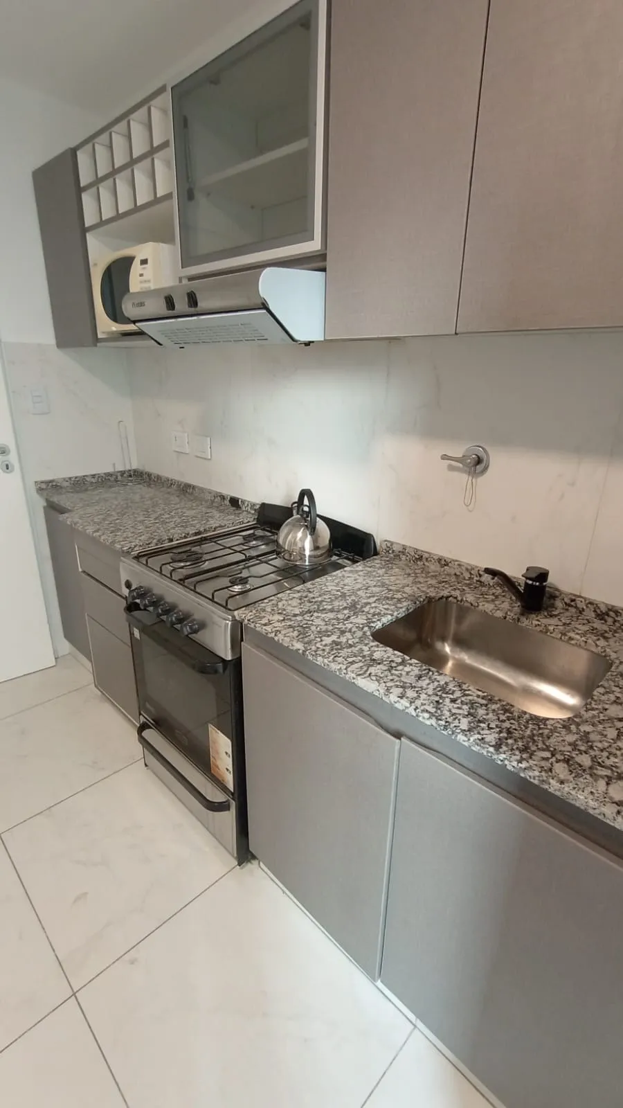 VENTA GRAN DPTO 2 DORM, 2 BAÑOS, PATIO Y TERRAZA EN EL CENTRO