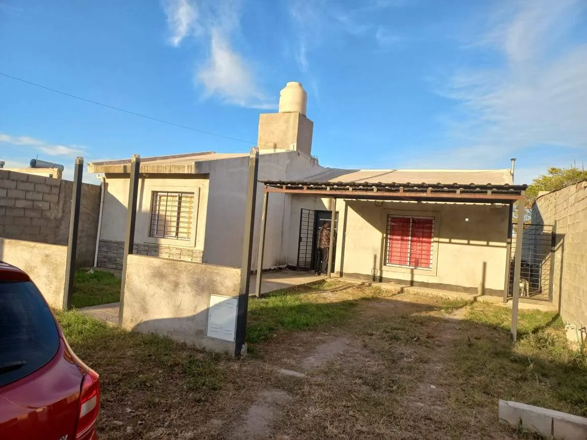 Vendo casa c2 dorm.B Malvinas Argentinas.