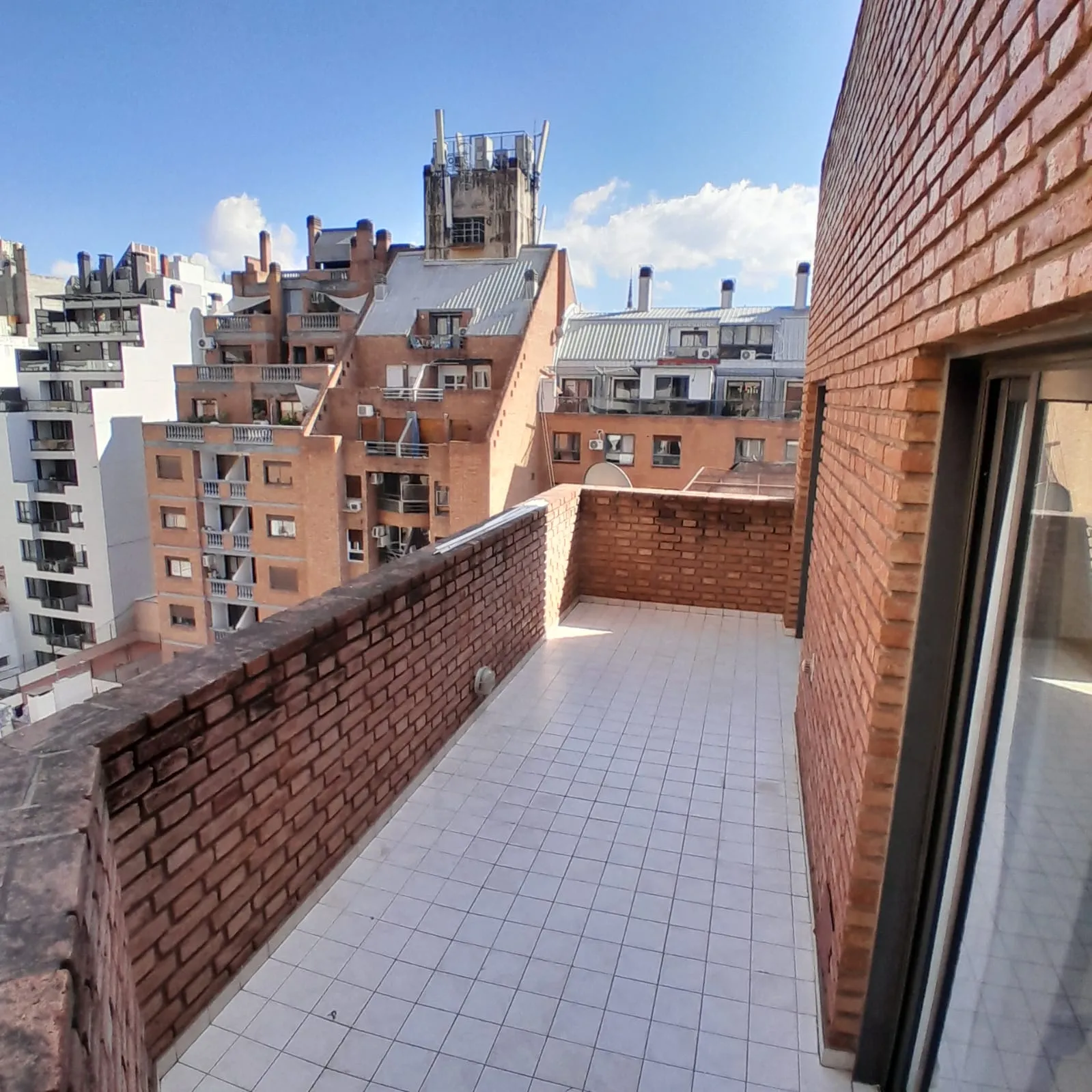 ESPECTACULAR DEPTO CON TERRAZA PROPIA EN NUEVA CORDOBA!