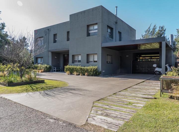 Casa · 293m² · 8 Ambientes
