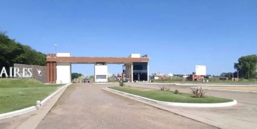 SE VENDE LOTE EN Bº AIRES DEL NORDESTE