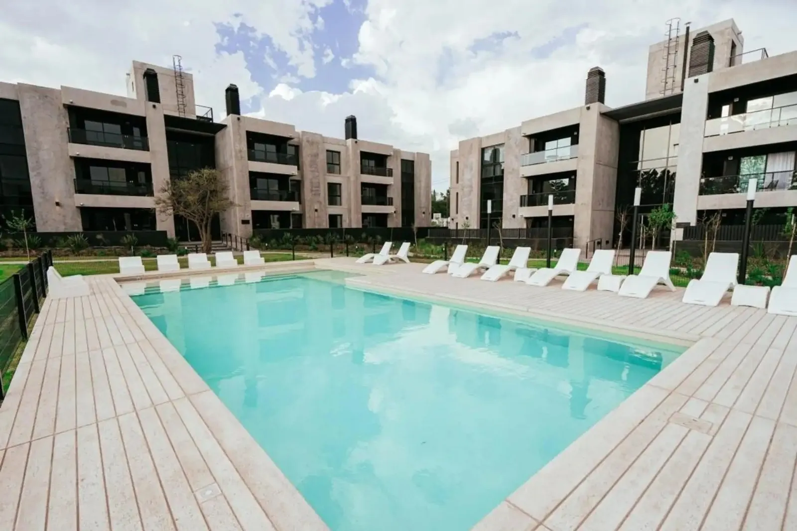 ALQUILER DEPARTAMENTO EN COMPLEJO GARDERIE, ARGÜELLO - 3 DORMITORIOS