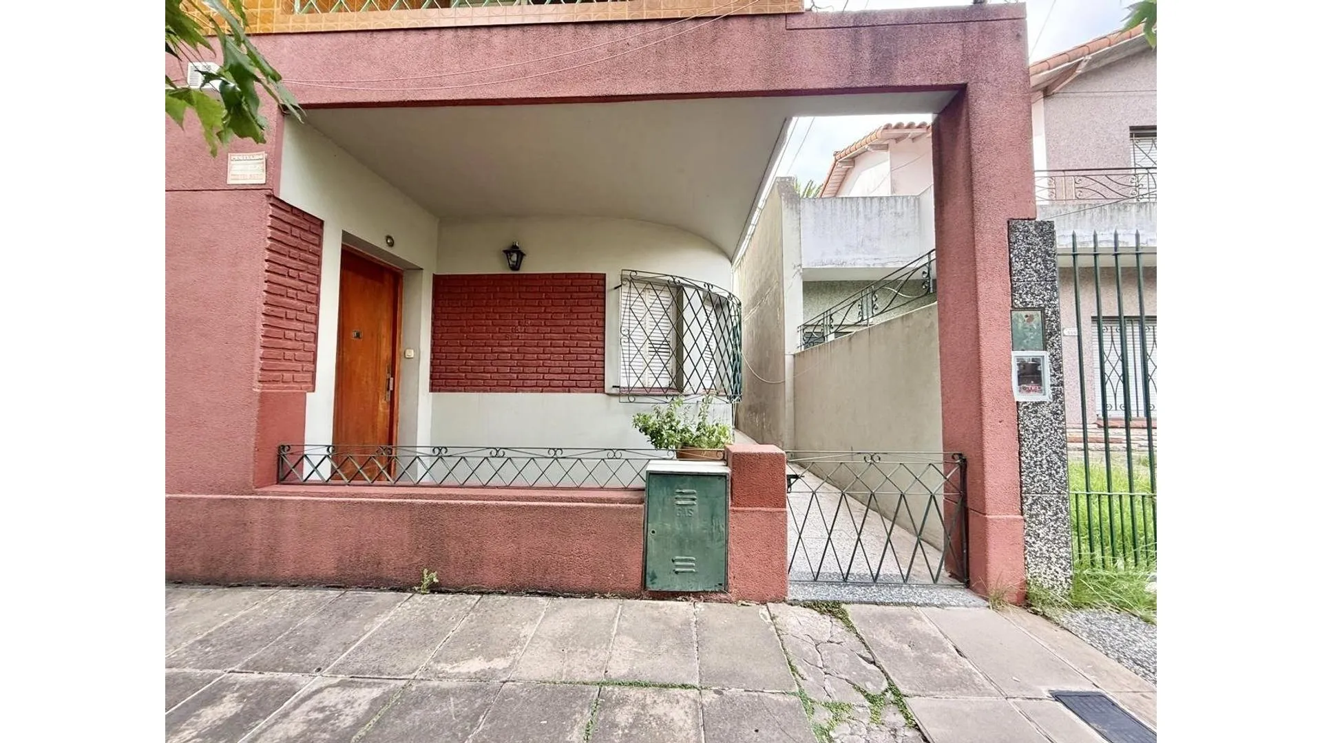 PH 4 ambientes en planta baja con entrada independiente