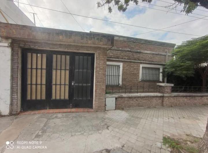 Casa · 126m² · 5 Ambientes · 1 Cochera