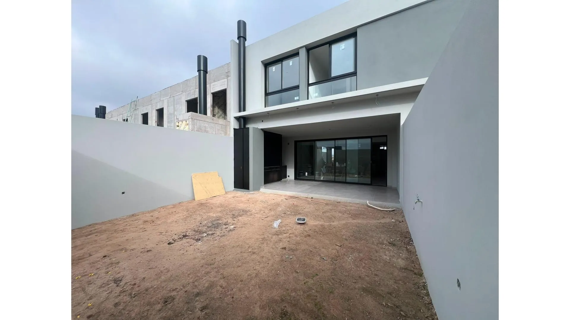 Dúplex premium a la venta Brisas de Manantiales a estrenar
