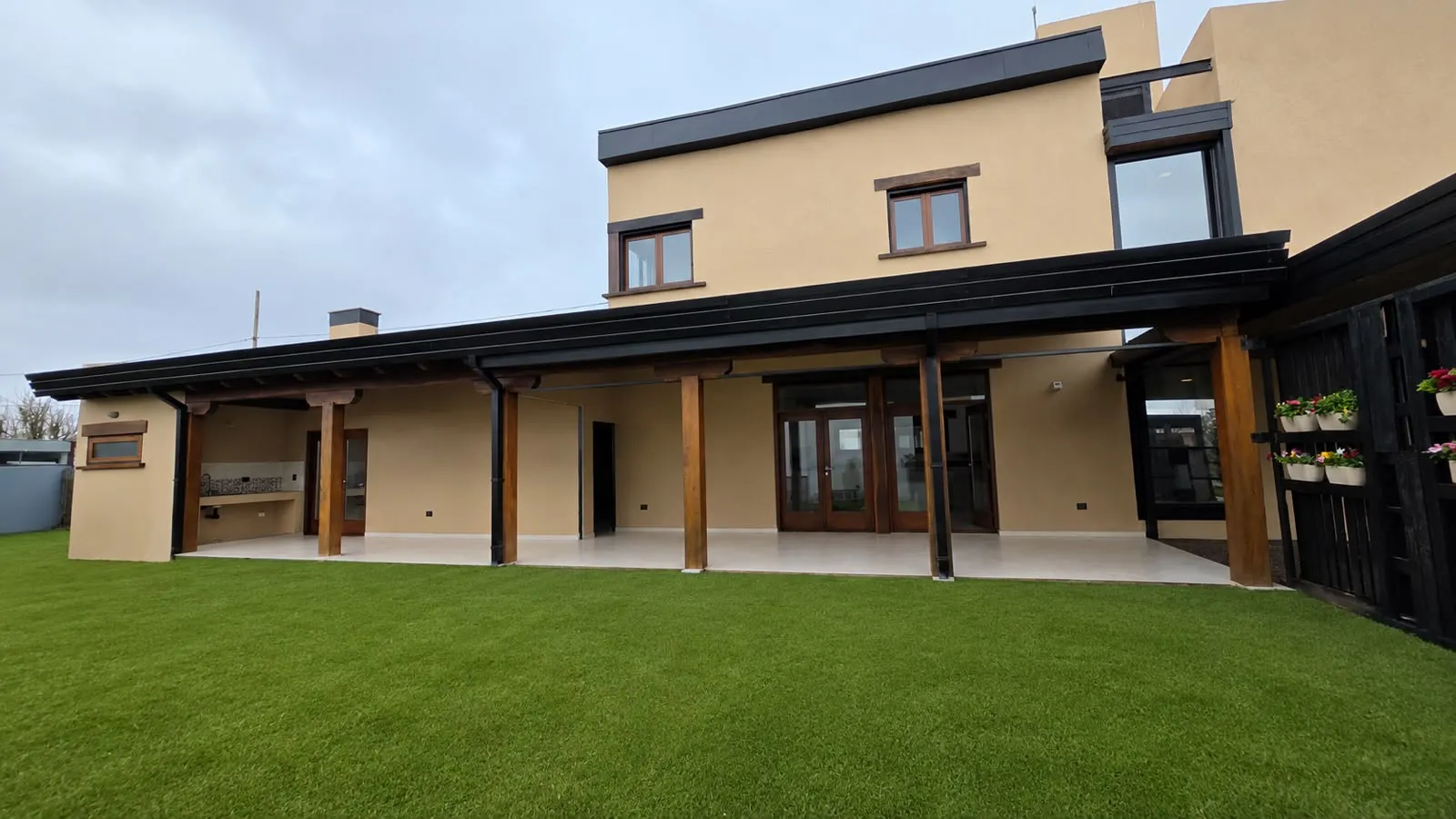 VENTA CASA 3 DORMITORIOS TEJAS III MALAGUEÑO