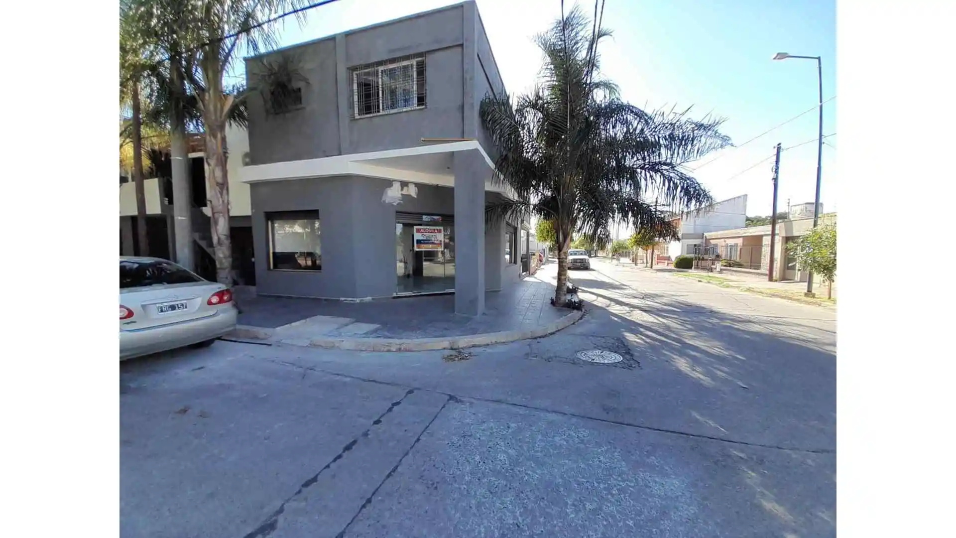 LOCAL COMERCIAL