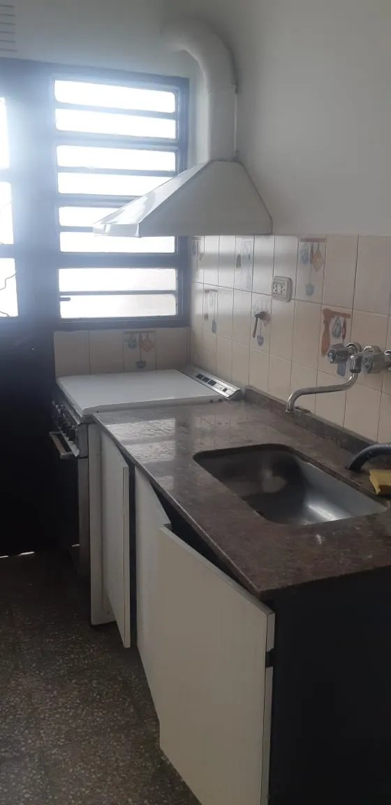 Dpto. un dorm.c/placard, comedor, un baño \, patio chico, muy buen estado y muy buena ubicación