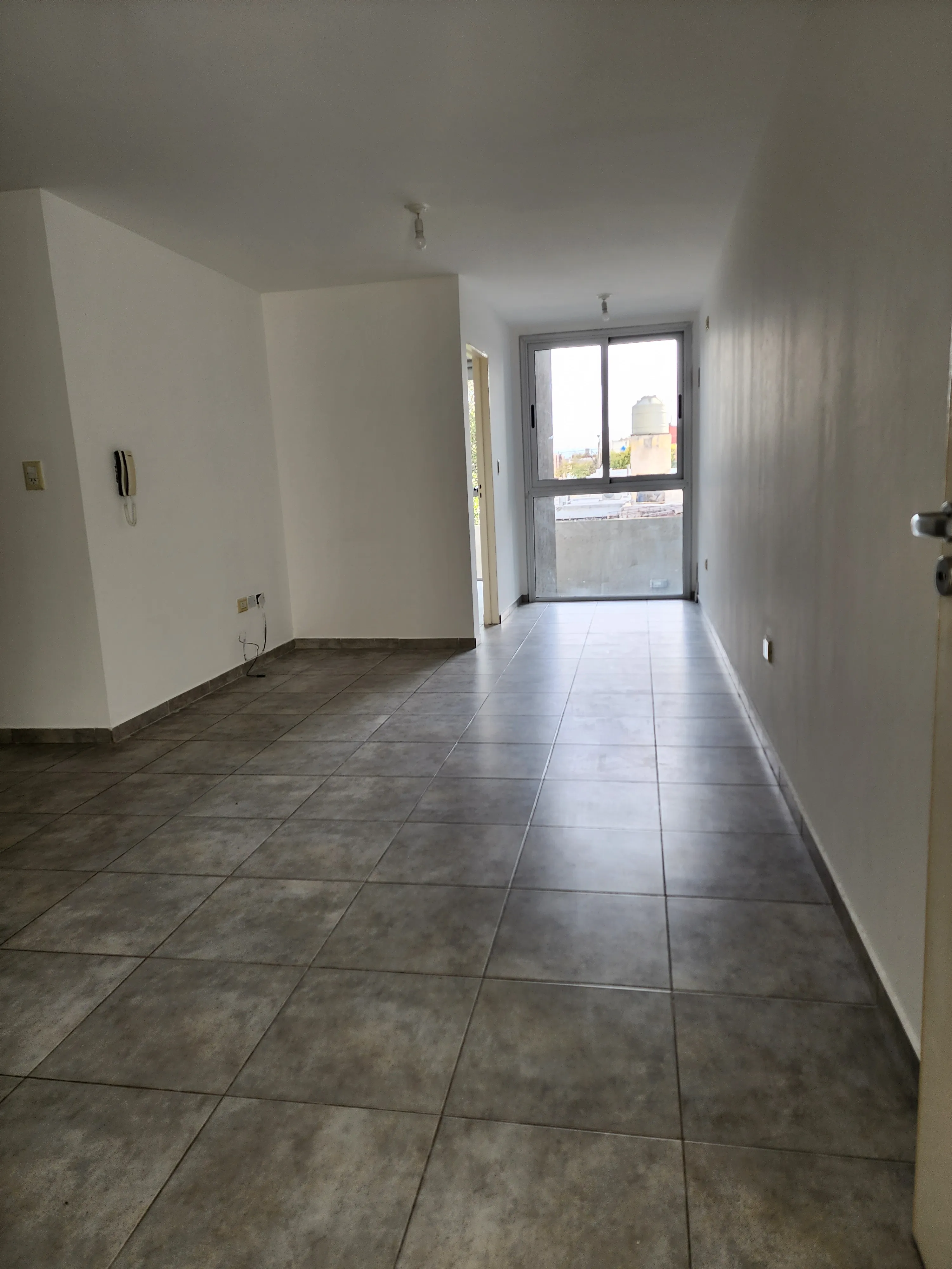 Alquilo dep 1 dormitorio en Alta Córdoba, Sucre 2400