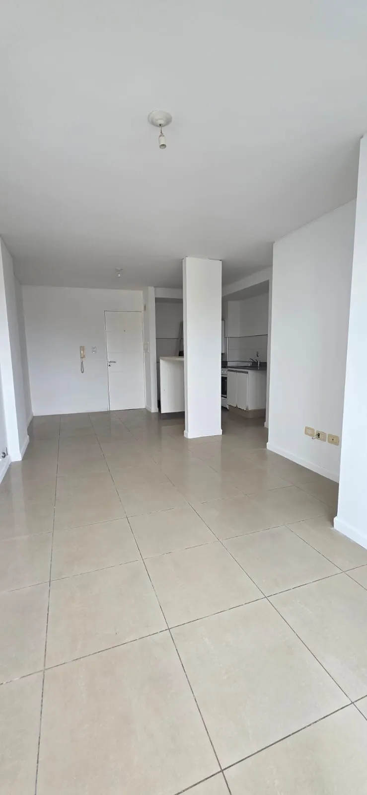 Alquilo departamento 1 dormitorio Av. Pueyrredón 1200 externo con balcón
