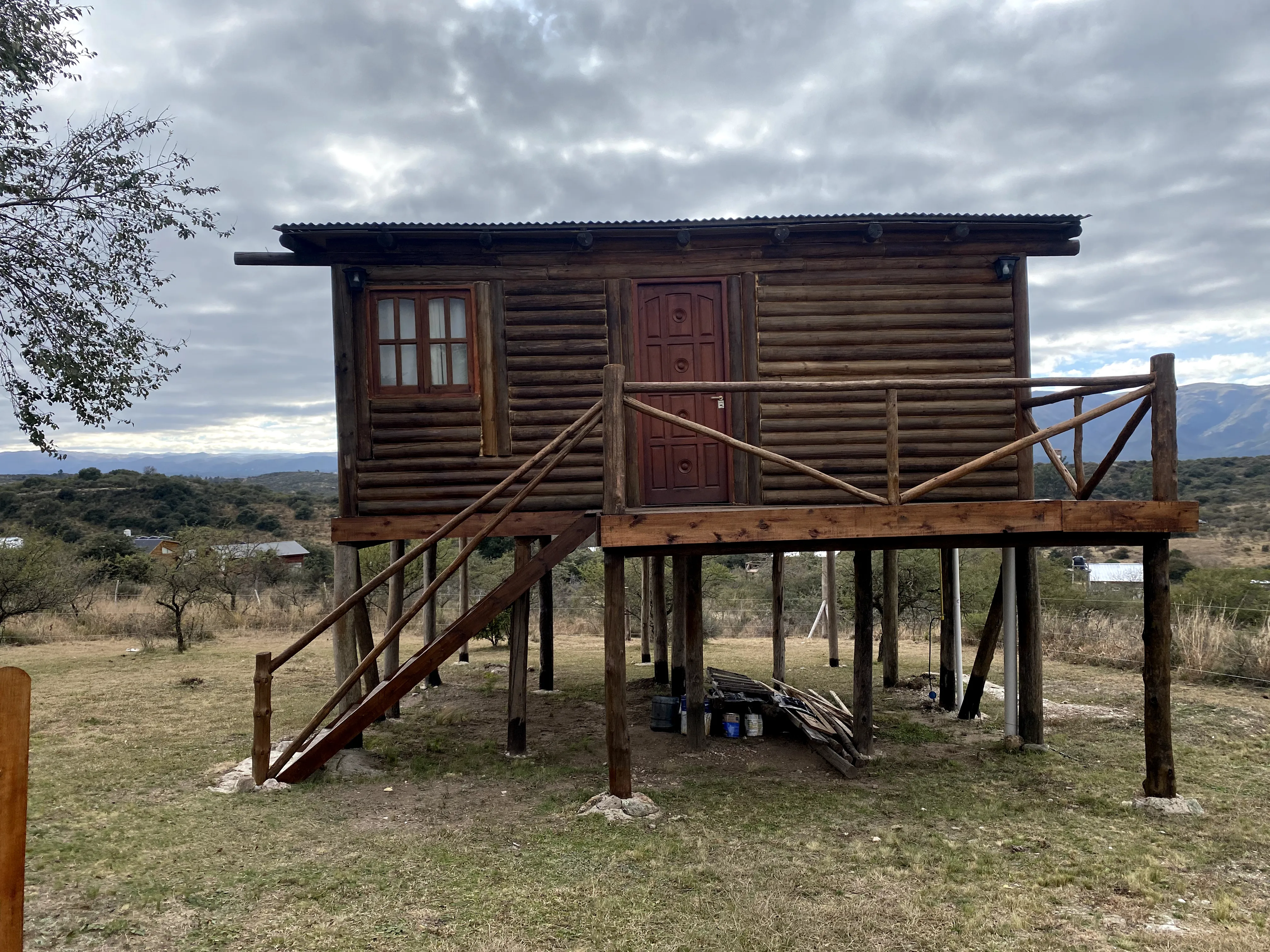 VENTA CABAÑA MONOAMBIENTE EN BARRIO SEMICERRADO CLUB DE CAMPO LOS TRES ARROYOS, LA FALDA