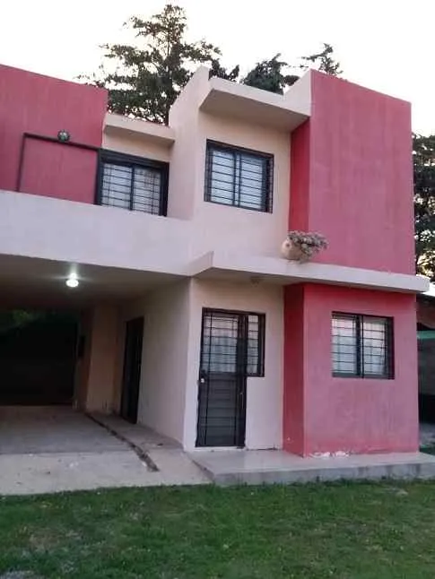 VENDO EXCELENTE DUPLEX IMPECABLE EN VILLA SANTA CRUZ DEL LAGO