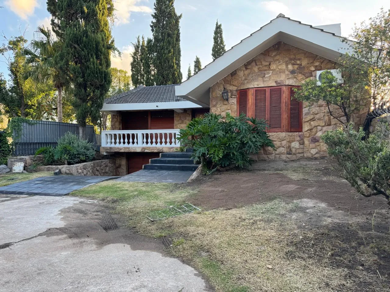 CASA OPORTUNIDAD. 840 m2 terreno. zmujer urb. 180.000 dolares