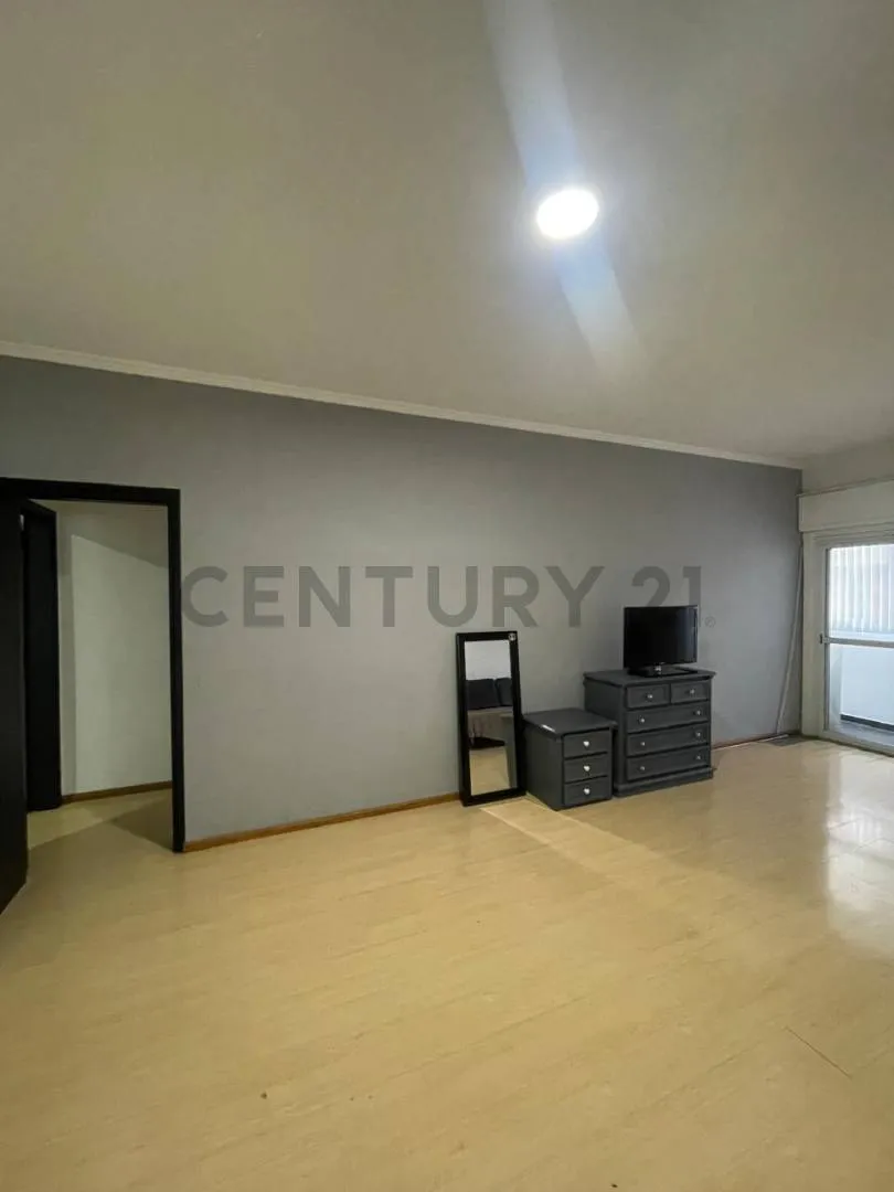 CASA EN ZONA CENTRO VENTA  EN PH PLENO CENTRO  CON ENTRADA INDEPENDIENTE
