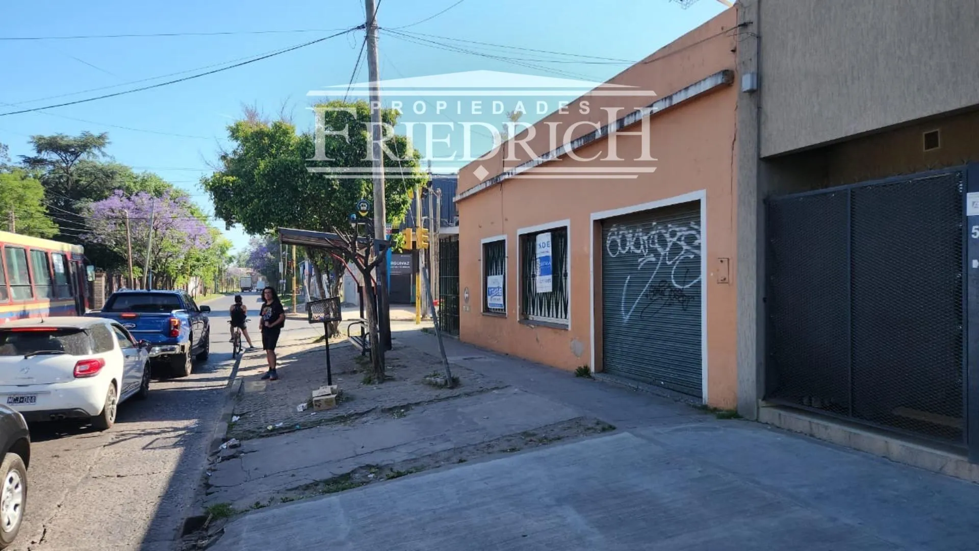 CASA EN VENTA - MORENO, USO COMERCIAL O RESIDENCIAL