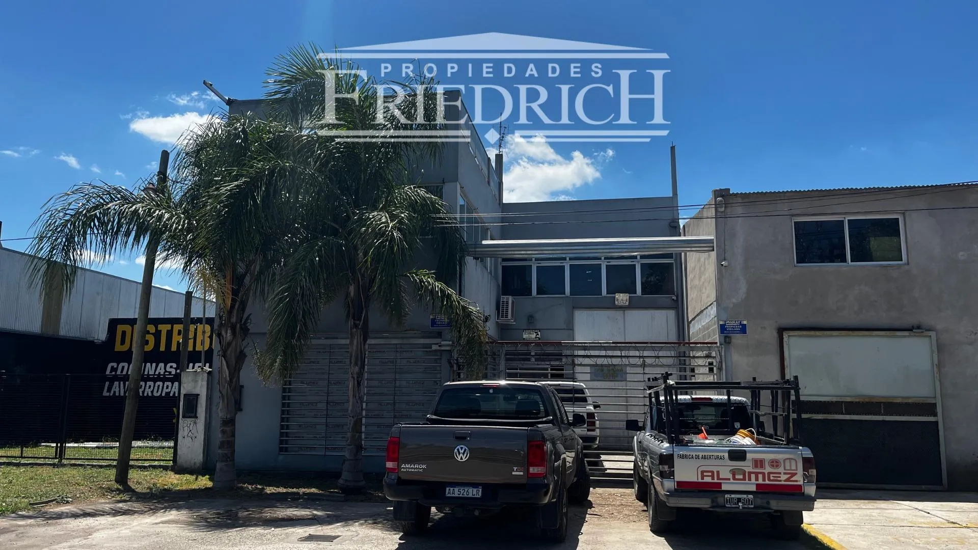 GALPÓN EN VENTA  Con recepción y oficina