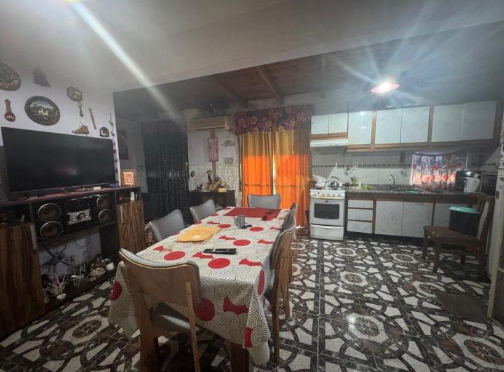 Casa · 195m² · 4 Ambientes · 1 Cochera