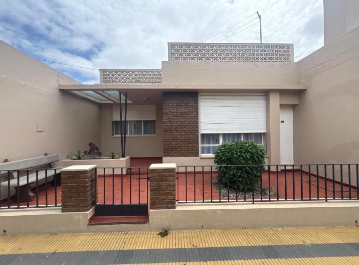 Casa · 140m² · 7 Ambientes