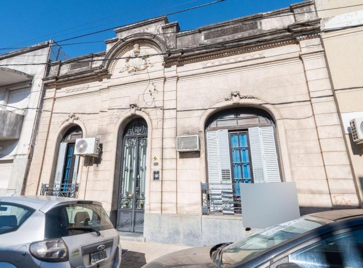 Casa · 254m² · 8 Ambientes