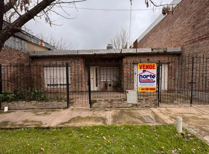 Casa · 100m² · 2 Dormitorios · 1 Cochera