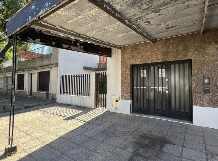 Casa · 148m² · 5 Ambientes · 1 Cochera