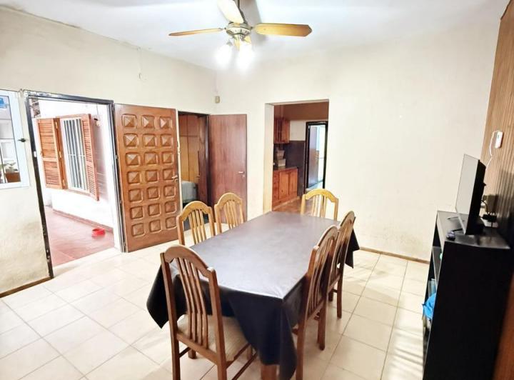 Casa · 233m² · 3 Dormitorios · 2 Cocheras