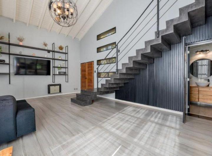 Casa · 140m² · 4 Ambientes · 3 Cocheras