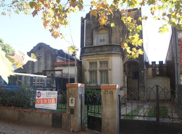 Casa · 199m² · 7 Ambientes · 1 Cochera
