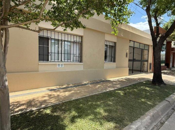 Casa · 166m² · 5 Ambientes · 1 Cochera