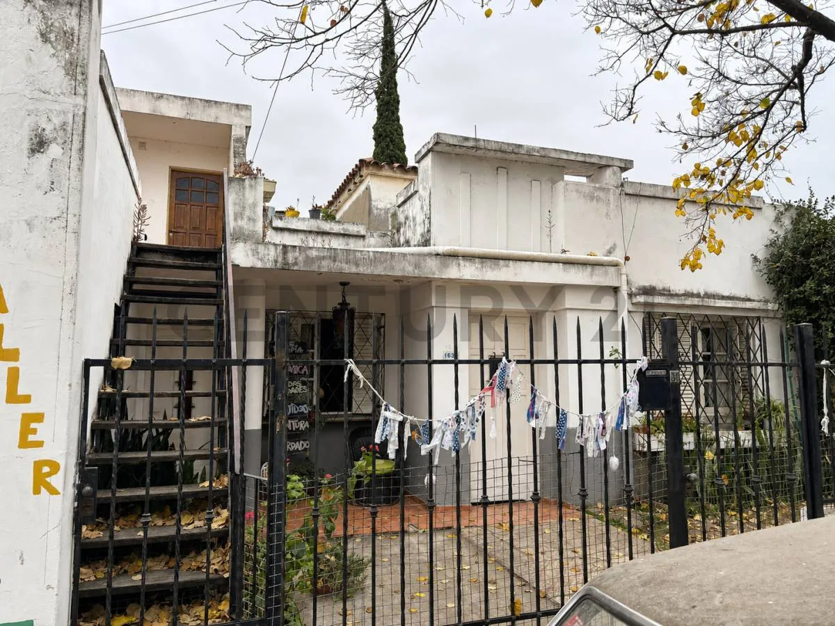 Casa con departamento independiente en Bajo Palermo