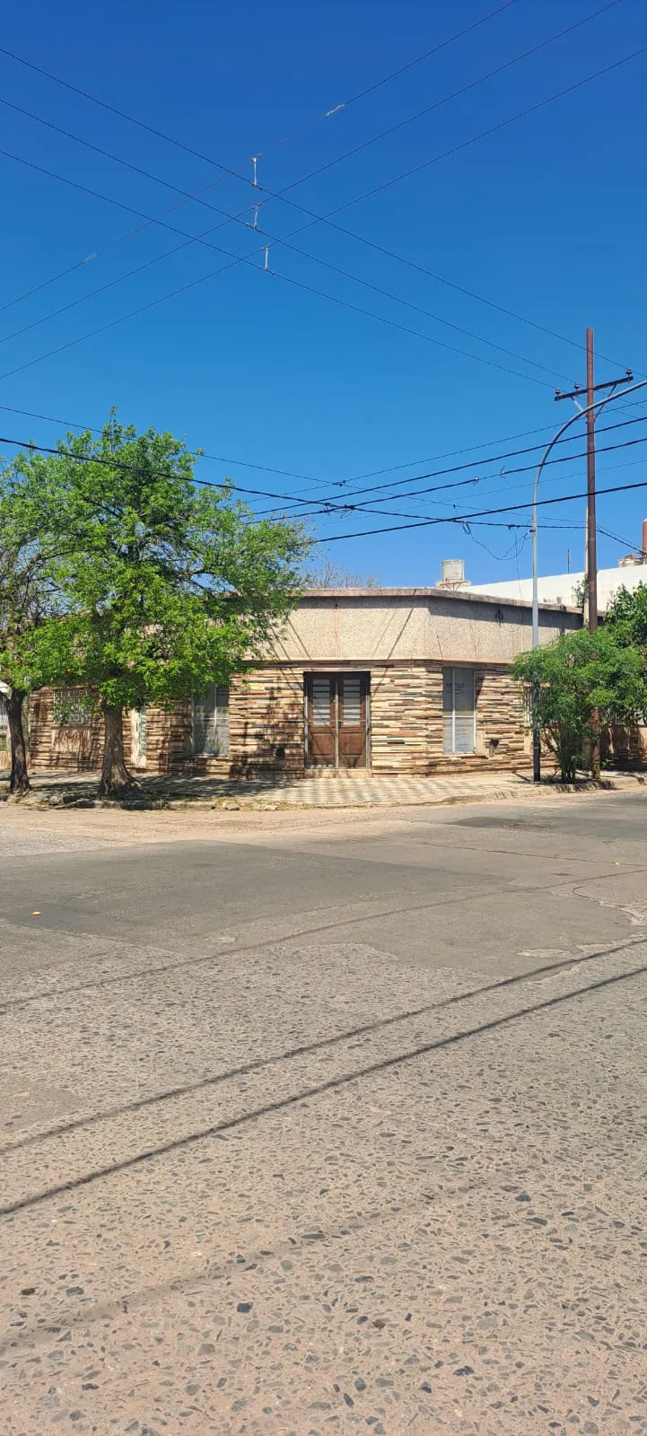 VENDO CASA + LOCAL COMERCIAL EN B° GENERAL BUSTO