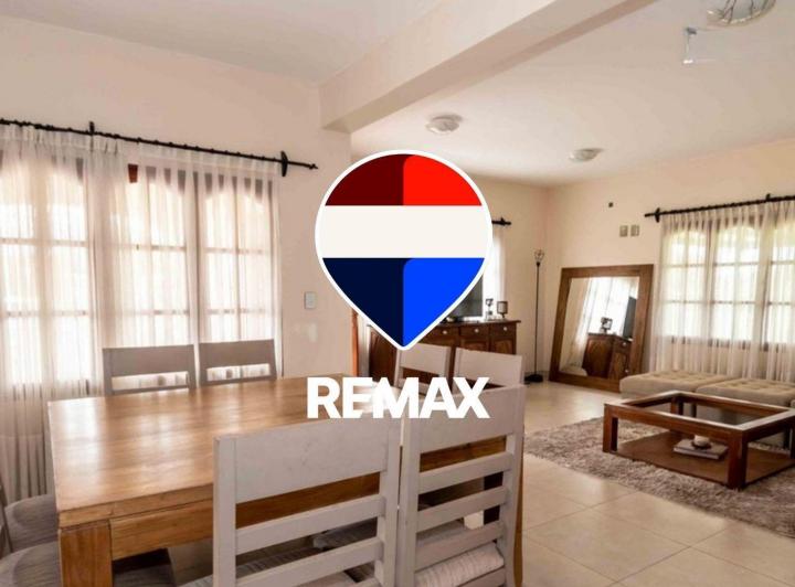 Casa · 180m² · 4 Ambientes · 2 Cocheras