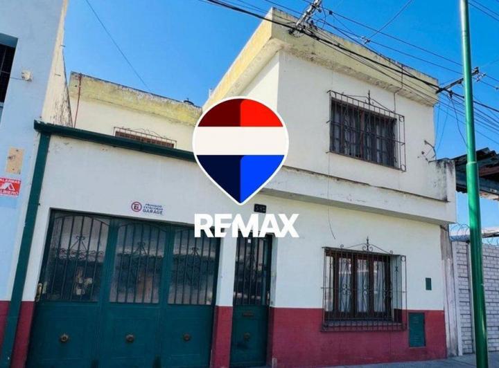 Casa · 202m² · 7 Ambientes · 1 Cochera