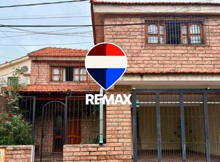 Casa · 262m² · 6 Ambientes · 1 Cochera