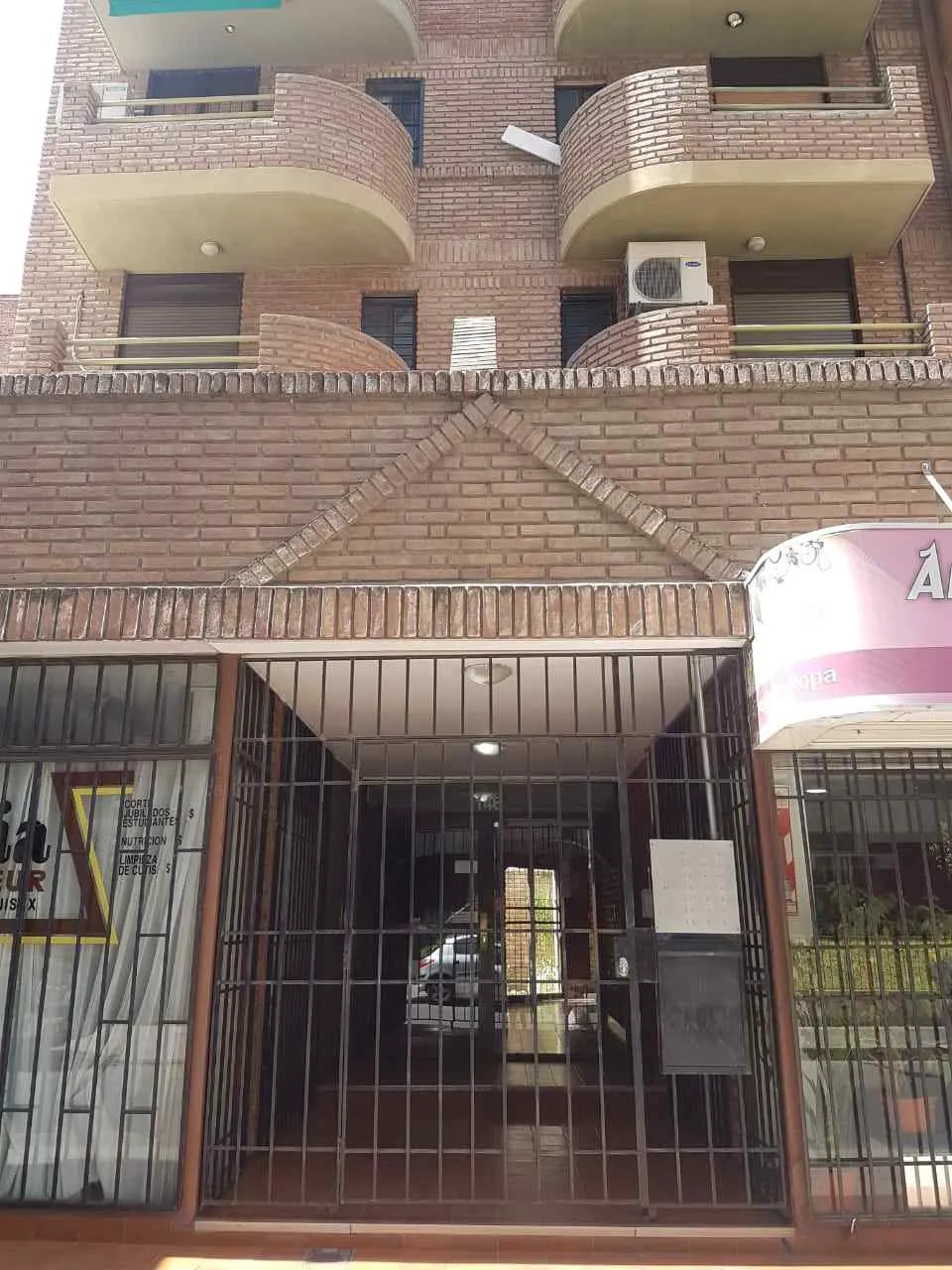Vendo Departamento  dos  dormitorios Urquiza 146