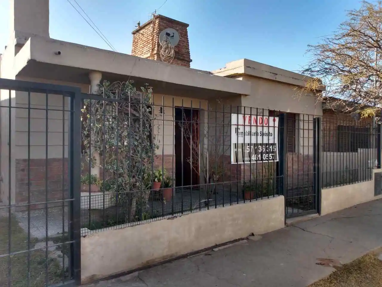 Casa  Quintas de Arguello a metros de recta Martino