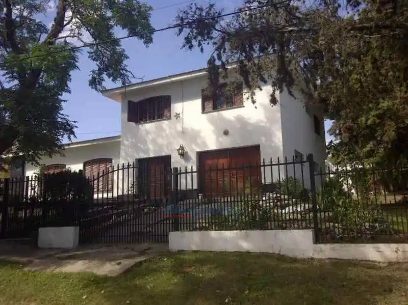 VENDO!! HERMOSA Casa en Villa Giardino
