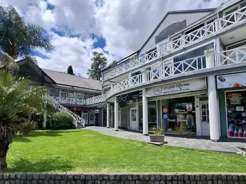 Local en Venta en San Isidro Vias / Rolon, San Isidro