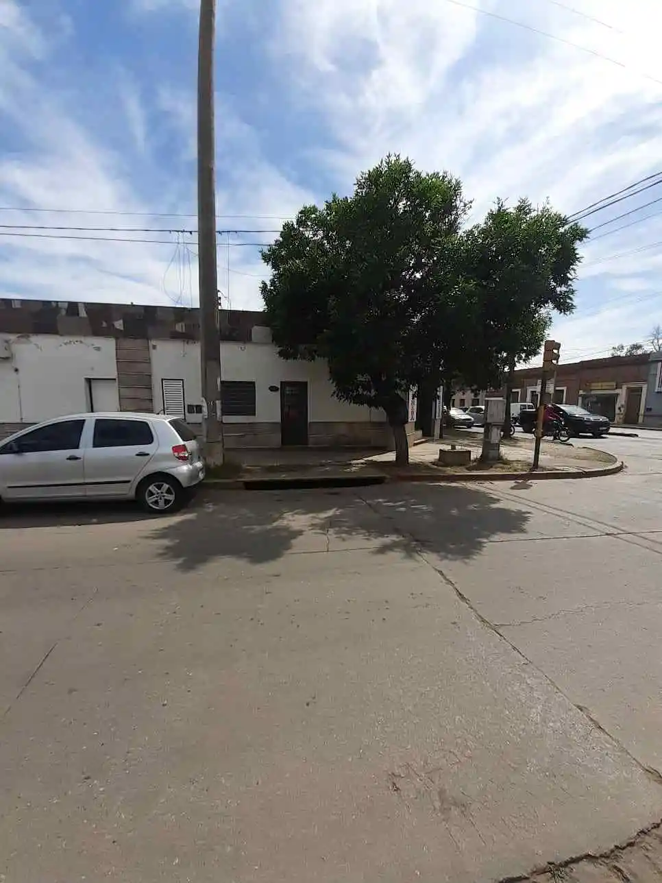VENDO INMUEBLE DE 805 M2 DE TERRENO SOBRE AV. VELEZ SARSFIELD 3688 - 3694